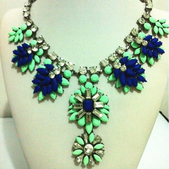 Statement necklace