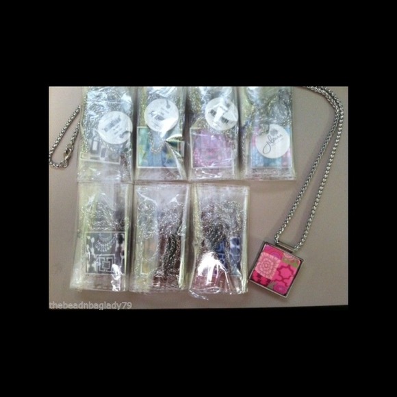 Jilzara New Square Pendant Necklace-chose color