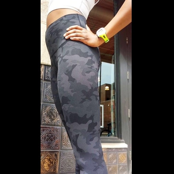 LuLulemon wuc camo NWT