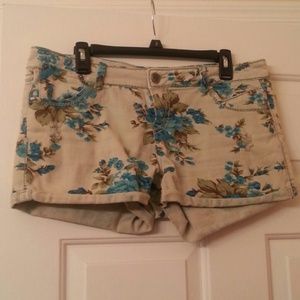 Vintage Style Floral Short