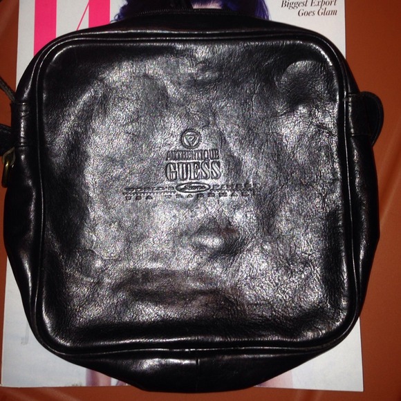 Vintage/retro Guess Leather Messenger bag.