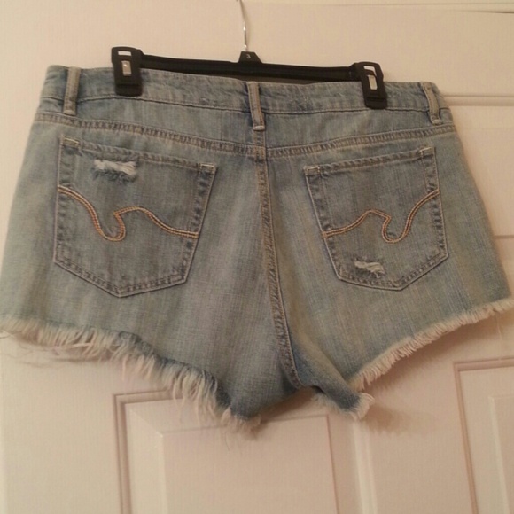 Vintage Style Distressed High Waist Shorts - Picture 2 of 2