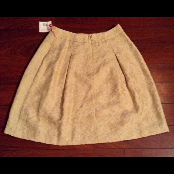 Gorgeous gold glittering skirt! NWT! - Picture 2 of 3