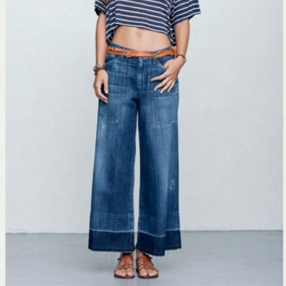 COH Rosette Crop Flares White 25 - Picture 3 of 5