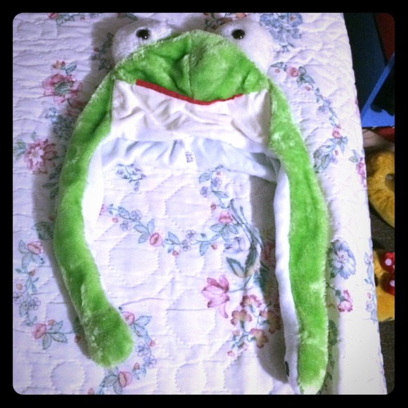 frog beanie