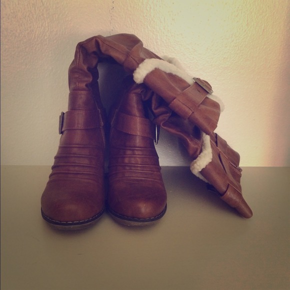 Very warm and comfortable boots with wedge!