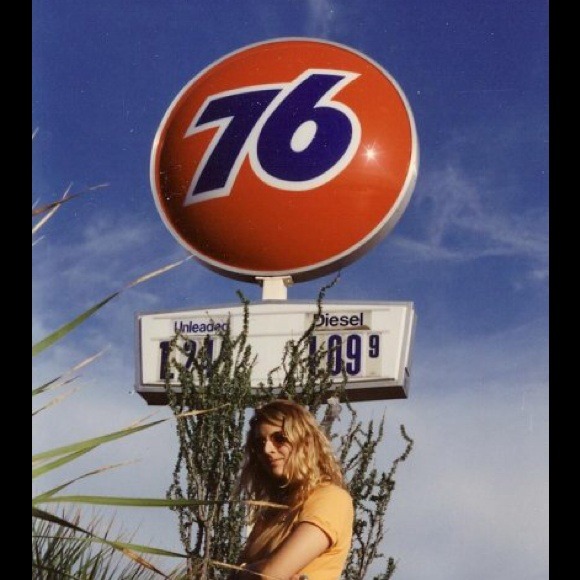 Meet Your Posher - Picture 2 of 13