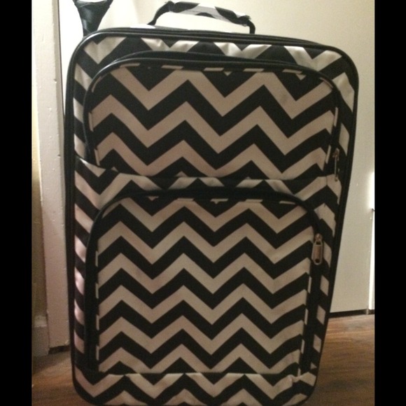 Chevron collapsible carry on