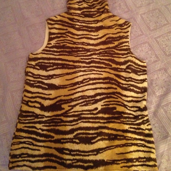 Brown & beige zebra turtleneck top, very stylish