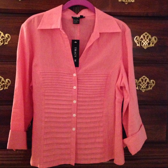 Coral linen blouse w/ pleats, never worn, slim fit