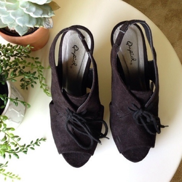 Black Wedge Heel