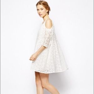 Oversized Lace Daisy Dress