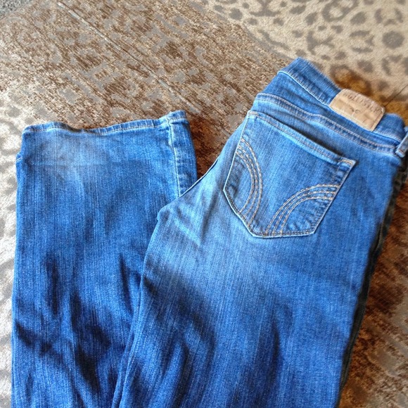 Light wash Hollister jeans