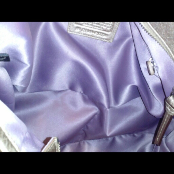 *****SOLD***** Authentic Coach Shoulder Bag - Picture 3 of 4