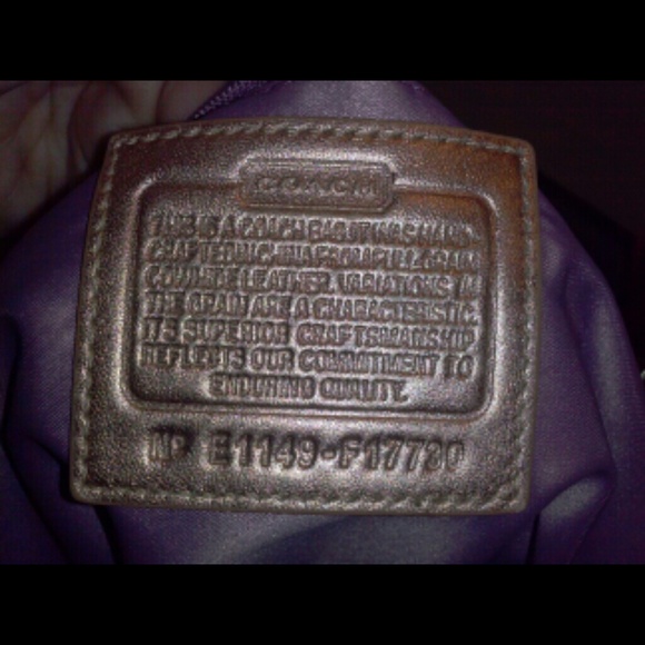 *****SOLD***** Authentic Coach Shoulder Bag - Picture 4 of 4