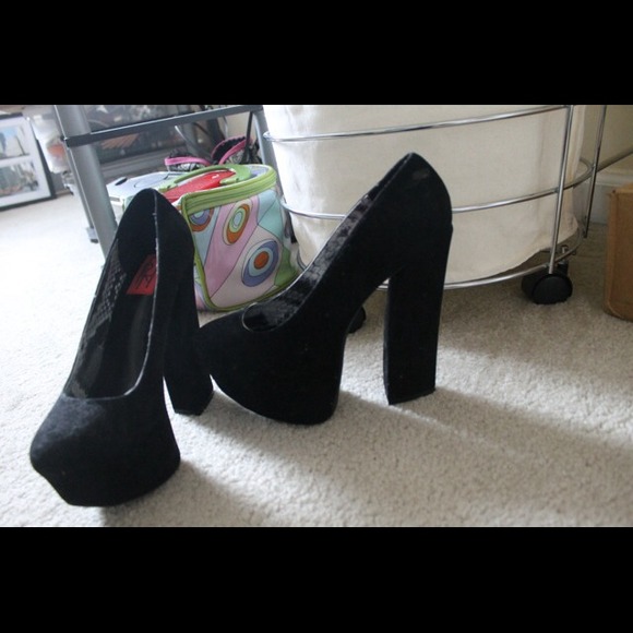 Platform shoes - Picture 1 of 4