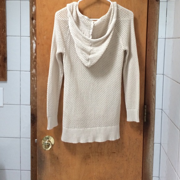 Roxy - Picture 2 of 2