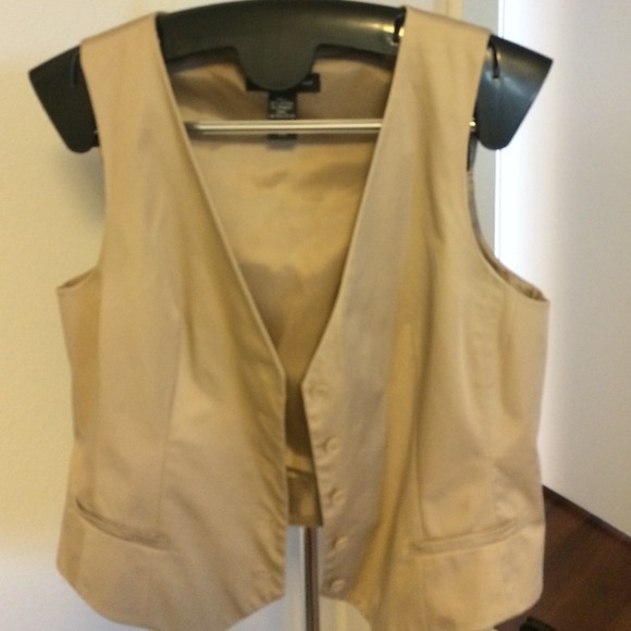 Beige vest