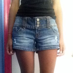 Cute shorts size9