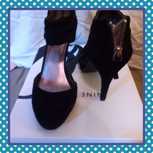 **bundled**Nine West black suede open toe heels sz - Picture 2 of 3