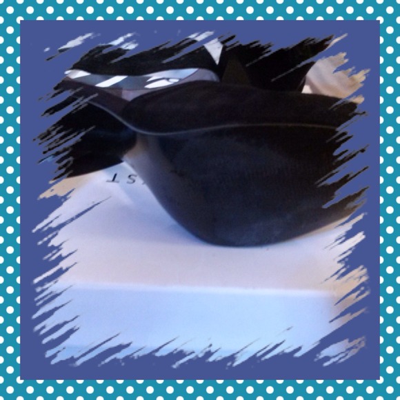 **bundled**Nine West black suede open toe heels sz - Picture 3 of 3