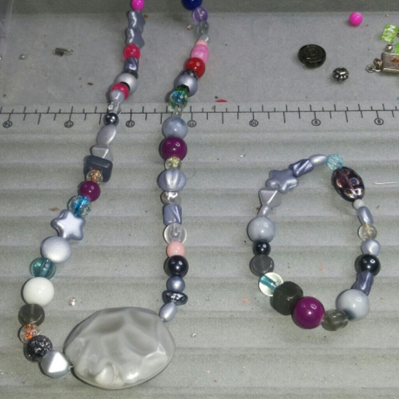 Jewelry - Mixed beads necklace & bracelet