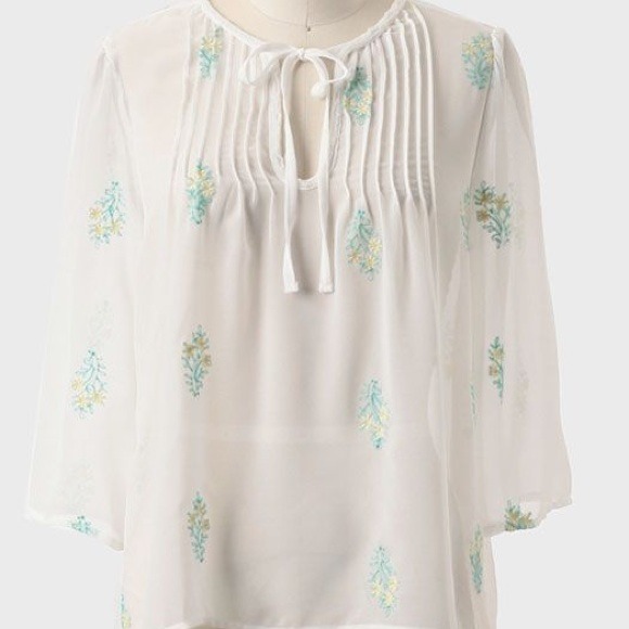 NWT Ellison Swiss Meadow Embroidered Blouse