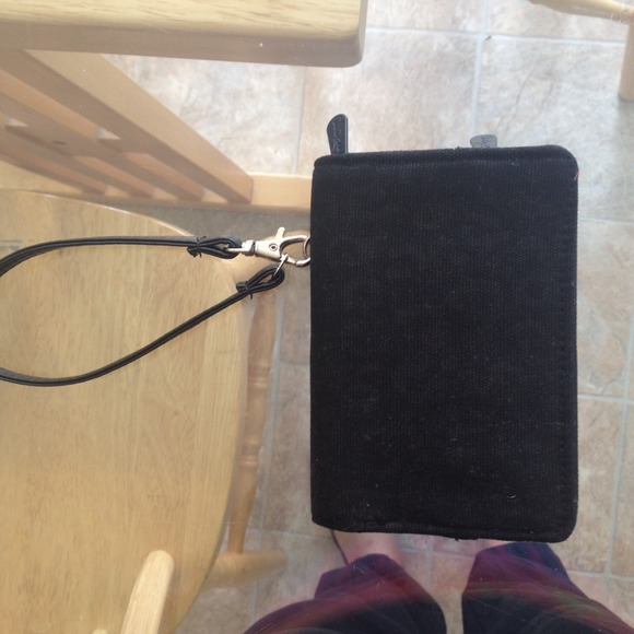 Black chetta wristlet