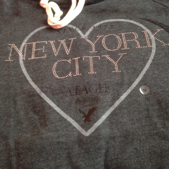American eagle grey sweatshirt