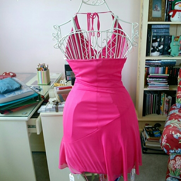 ⭐️SALE⭐️Pink party dress - Picture 2 of 3