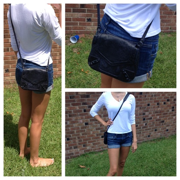 🌟HP🌟Rebecca Minkoff Alligator Crossbody Bag!! - Picture 3 of 4