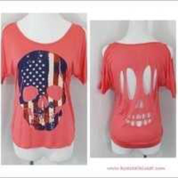 🛑 SOLD 🛑 Skull cutout T