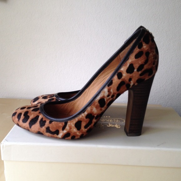 GONE Coach leopard pumps - Picture 3 of 4