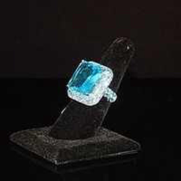 🛑 SOLD 🛑 Aqua Cocktail Ring