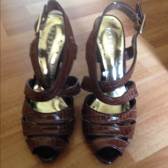 BCBG sandals - Picture 3 of 3