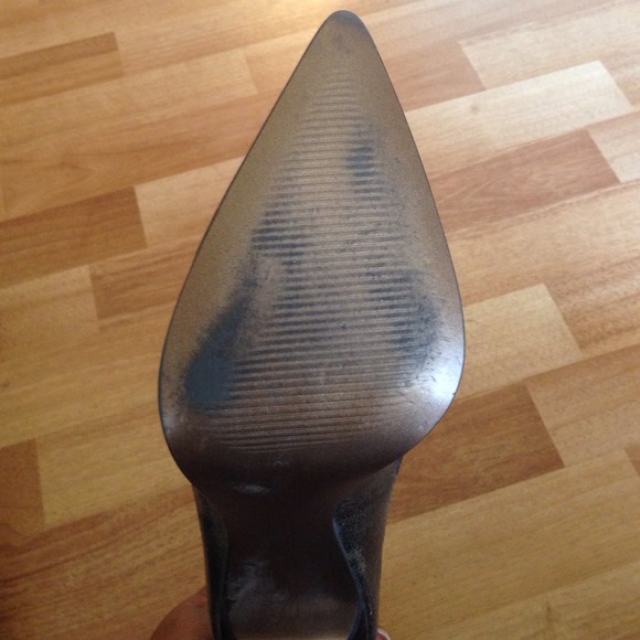 Carlos Santana pumps - Picture 3 of 3