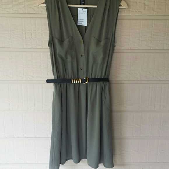 SOLD!! NWT Flowy Fall Dress - Picture 2 of 4