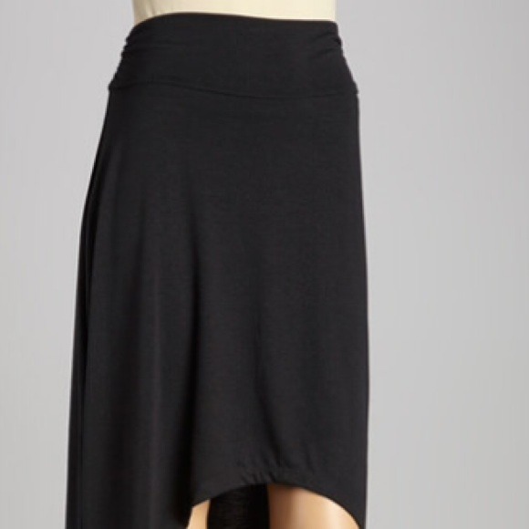 🚫SOLD BUNDLE🚫Black Hi-low maxi skirt - Picture 2 of 4