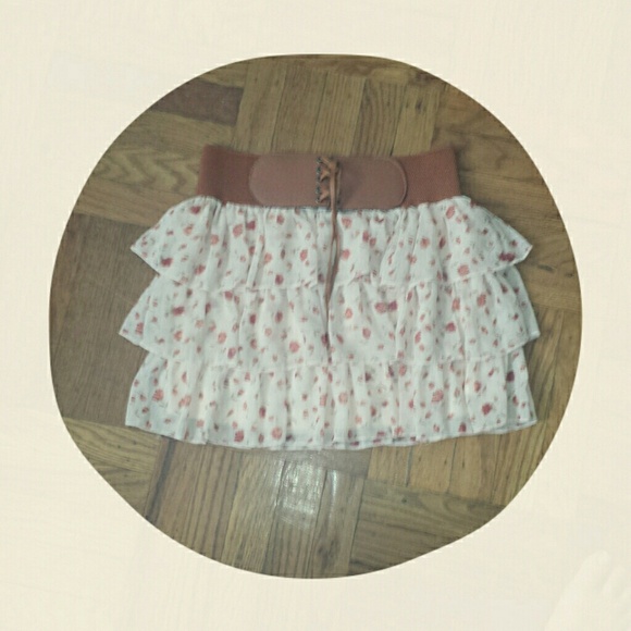 Lace-up Ruffle Layered Floral Skirt - Picture 2 of 2