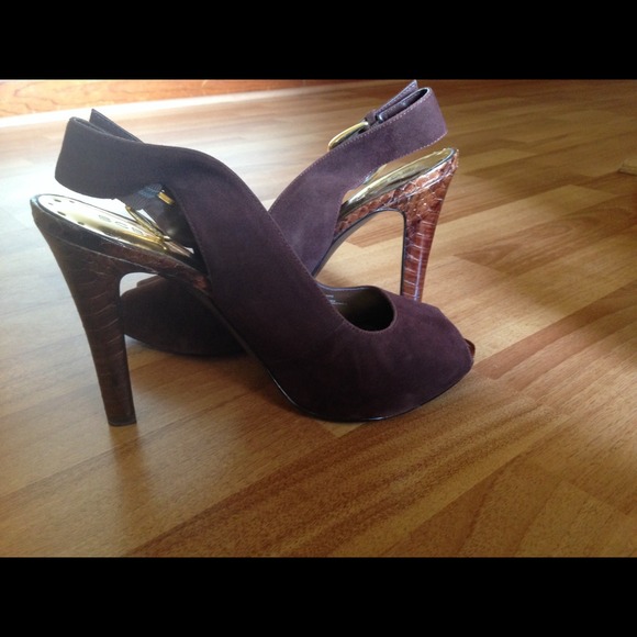 BCBG - Picture 1 of 3