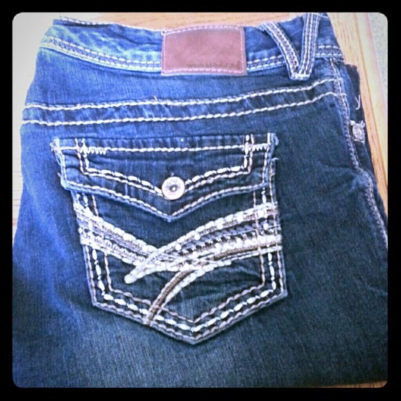Straight leg lue jeans