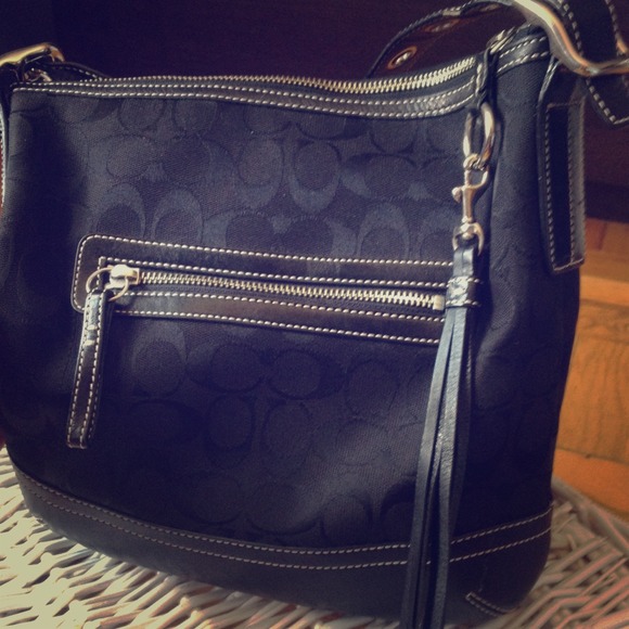Coach crossover black signature bag