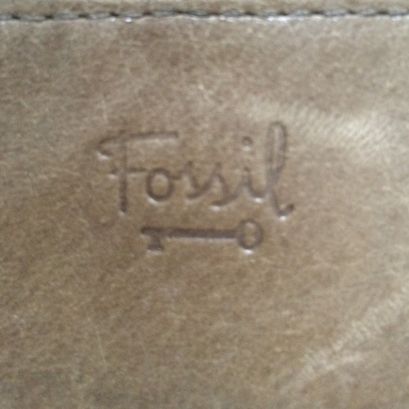 🚫SOLD🚫Free with Purchase Leather Fossil Wallet - Picture 3 of 4