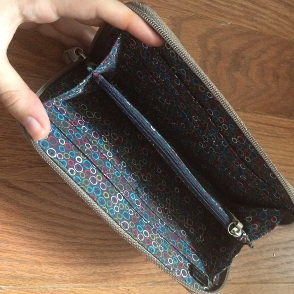 🚫SOLD🚫Free with Purchase Leather Fossil Wallet - Picture 4 of 4