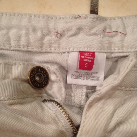 White shorts with fringe - Picture 3 of 4