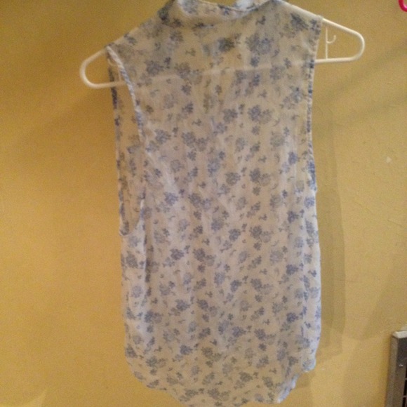 ABERCROMBIE & FITCH floral fashion top - Picture 4 of 4