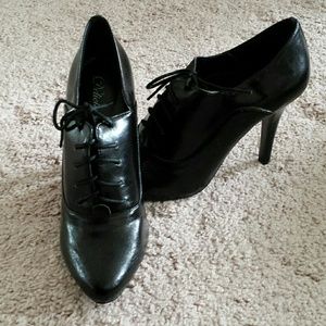 BUNDLE- Delicious Black Lace Heels & Black Lace