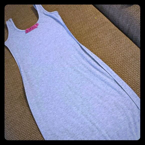 Maxi dress size 0. Hemed at the bottom too long.