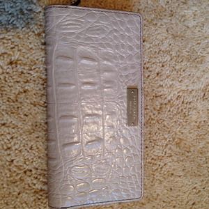 Kate spade Neutral crocodile wallet. EUC