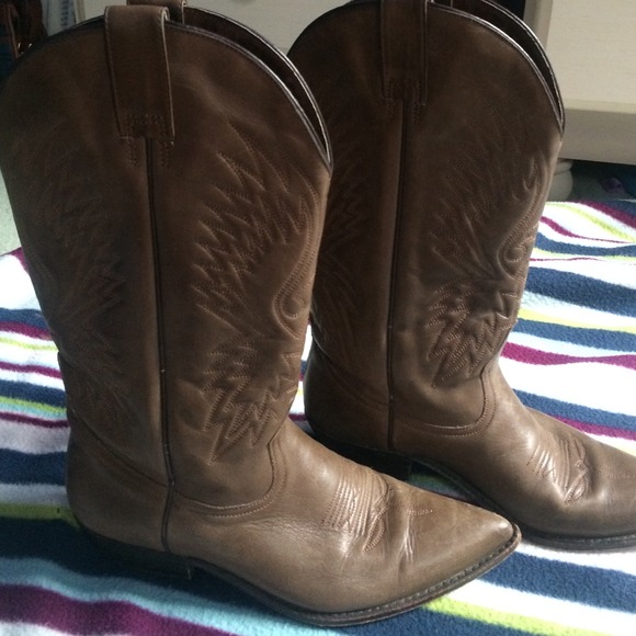 SOLD Brown cowboy boots - Picture 1 of 4